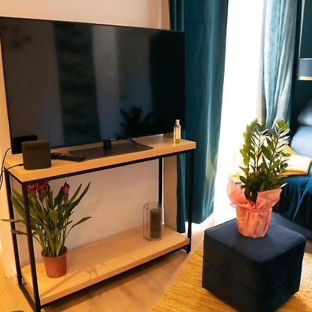 coeur de ville t2, terrasse, clim tt équipe, parking Sanary-sur-Mer Esterno foto
