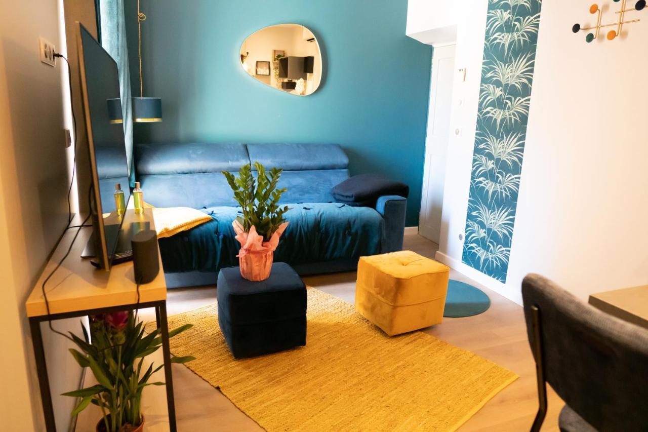 coeur de ville t2, terrasse, clim tt équipe, parking Sanary-sur-Mer Esterno foto